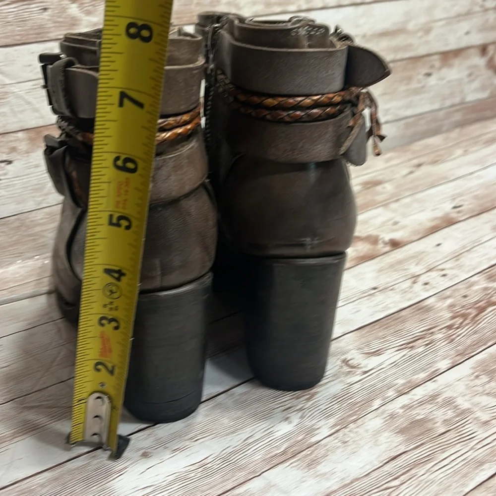 Free Bird by Steven Lion Gray Booties Size 9